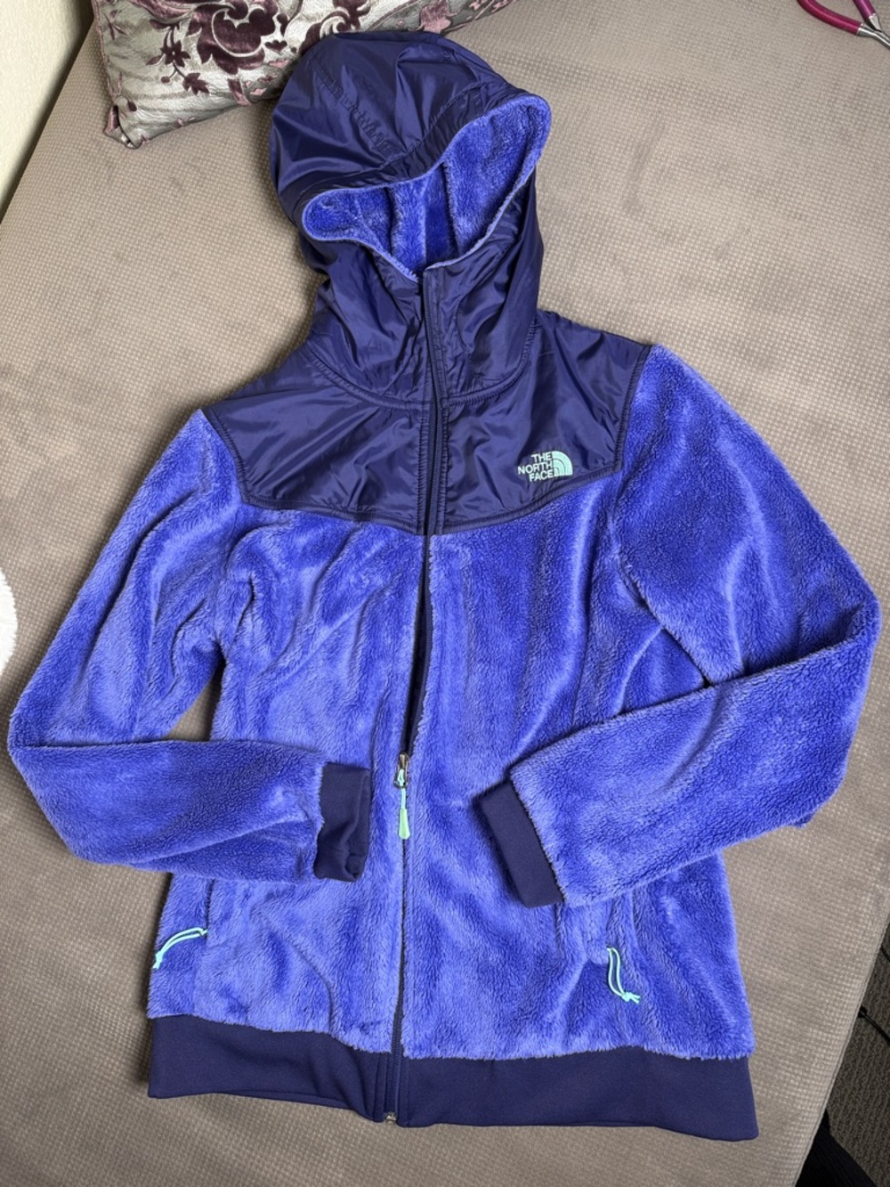 The North Face Women’s Deep Purple Hooded Fleece Jacket